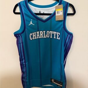 NBA Charlotte Hornets Jersey NWT Sz Small